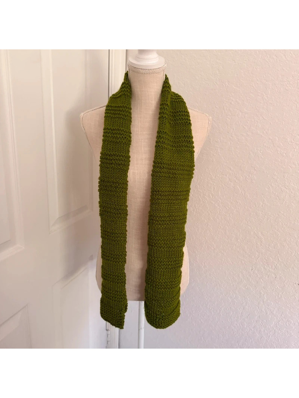 Set of 2 scarves - Green & Cream - Picture 4 of 6